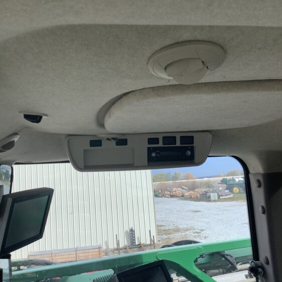 2019 John Deere R4038 - Image 34