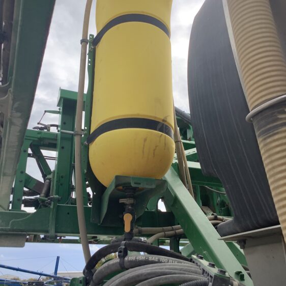 2019 John Deere R4038 - Image 25