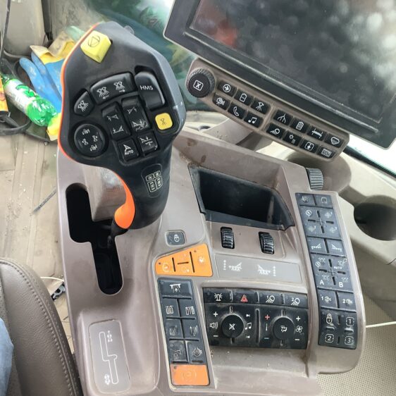 2019 John Deere R4038 - Image 35