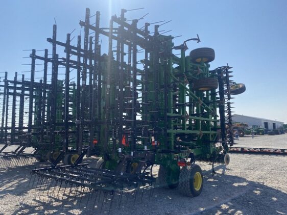2022 John Deere 2330 - Image 5