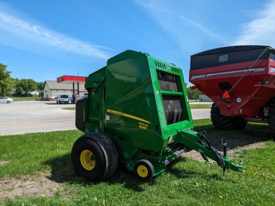 2022 John Deere 560M - Image 6