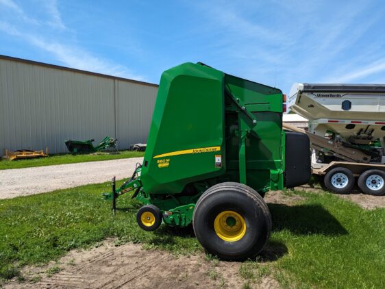 2022 John Deere 560M - Image 3