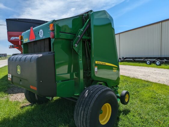 2022 John Deere 560M - Image 5