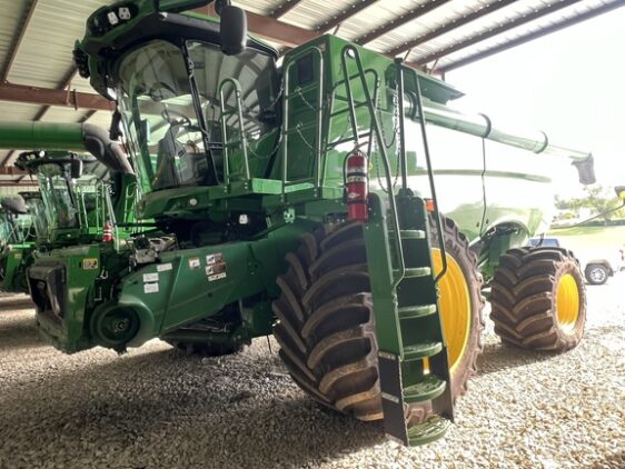 2023 John Deere S780