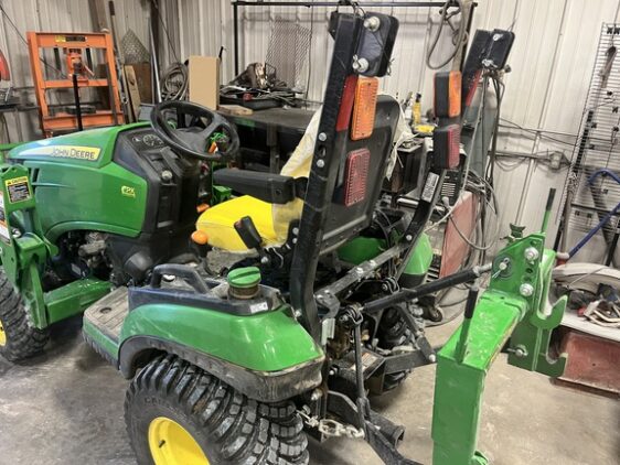 2020 John Deere 1025R - Image 3