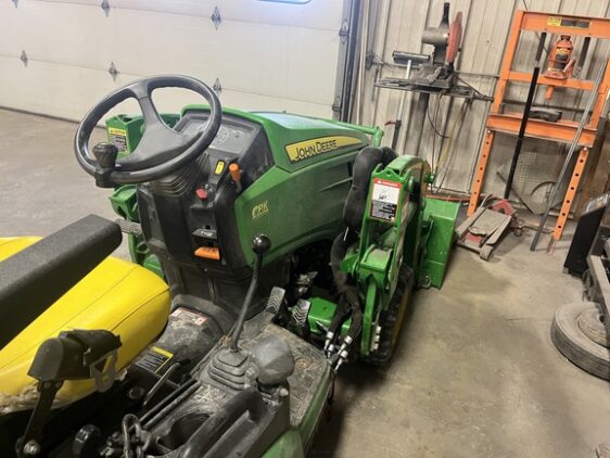 2020 John Deere 1025R - Image 6