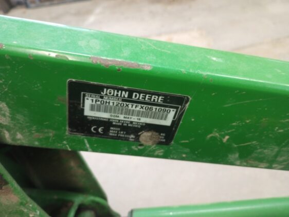 2015 John Deere 1025R - Image 32
