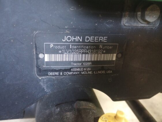 2015 John Deere 1025R - Image 33