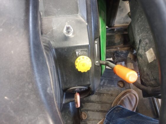2015 John Deere 1025R - Image 26