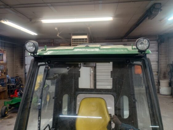 2015 John Deere 1025R - Image 11