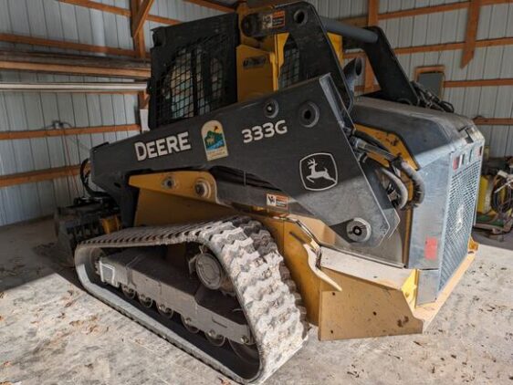 2018 John Deere 333G - Image 16