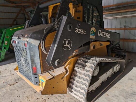 2018 John Deere 333G - Image 3