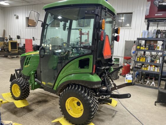 2020 John Deere 1025R - Image 4