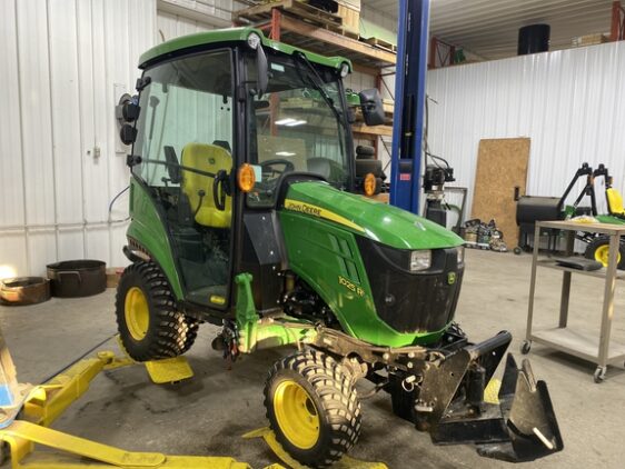 2020 John Deere 1025R - Image 6