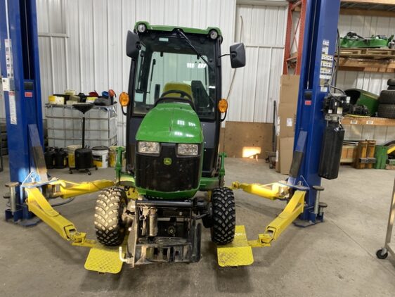 2020 John Deere 1025R - Image 13