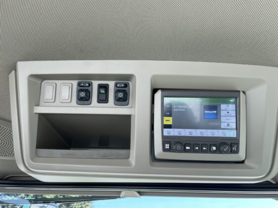 2023 John Deere 8R 370 - Image 14
