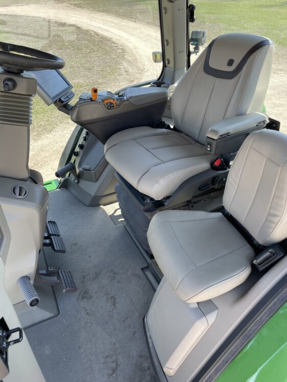 2023 John Deere 8R 370 - Image 16