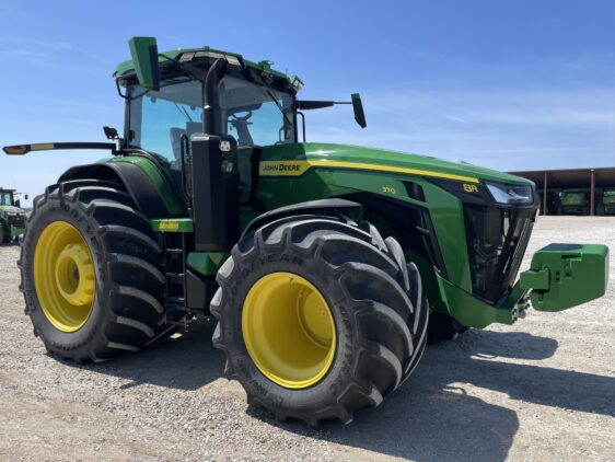 2023 John Deere 8R 370 - Image 2