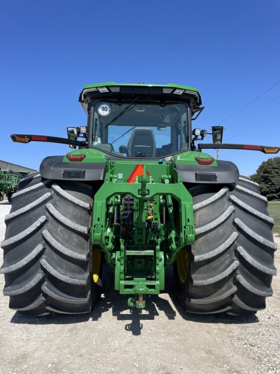 2023 John Deere 8R 370 - Image 8