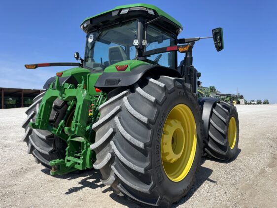 2023 John Deere 8R 370 - Image 3