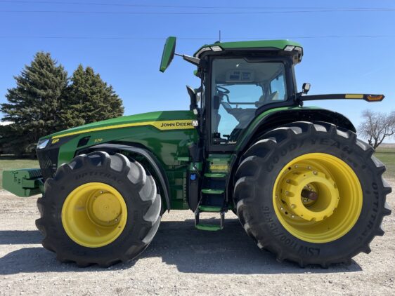 2023 John Deere 8R 370