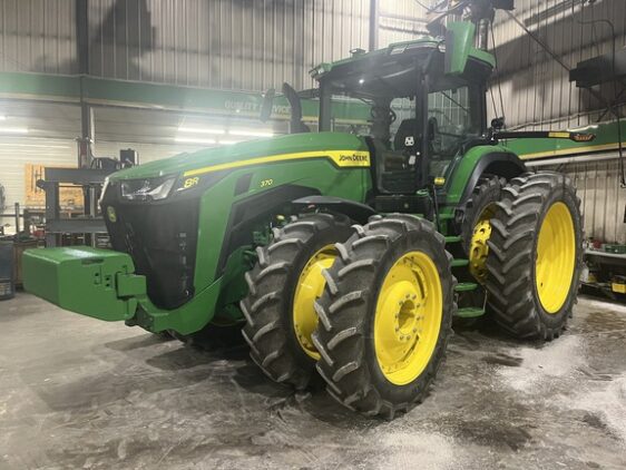2023 John Deere 8R 370