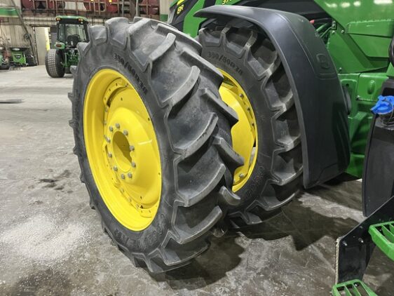2023 John Deere 8R 370 - Image 11