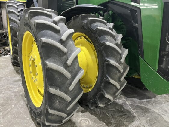 2023 John Deere 8R 370 - Image 10