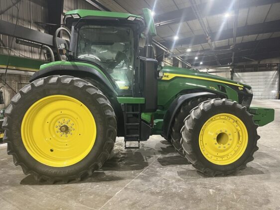 2023 John Deere 8R 370 - Image 6