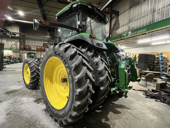 2023 John Deere 8R 370 - Image 9