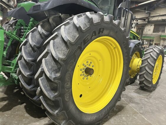 2023 John Deere 8R 370 - Image 13