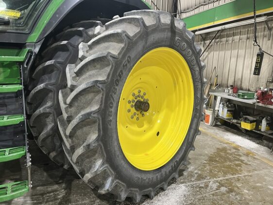 2023 John Deere 8R 370 - Image 19