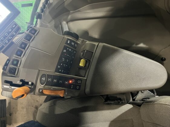 2023 John Deere 8R 370 - Image 28