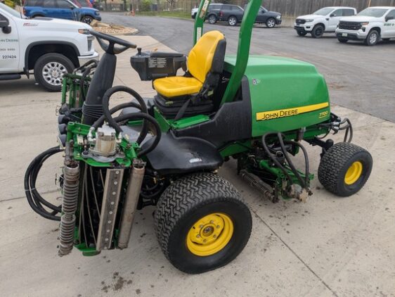 2012 John Deere 7700