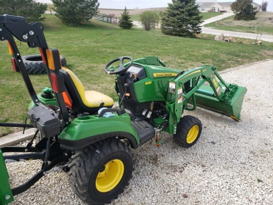 2019 John Deere 1023E - Image 5