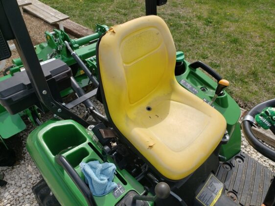 2019 John Deere 1023E - Image 10