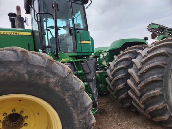 2009 John Deere 9530 - Image 30
