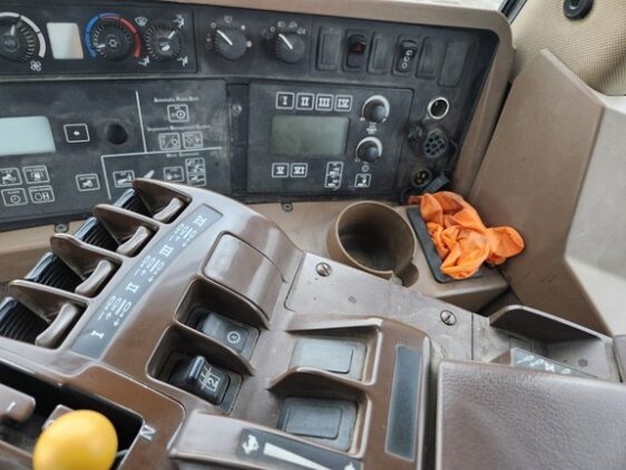 2009 John Deere 9530 - Image 42