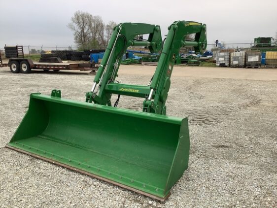 2022 John Deere 620R
