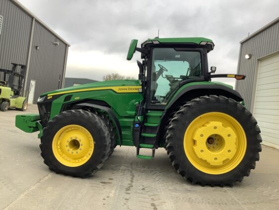 2024 John Deere 8R 410 - Image 2