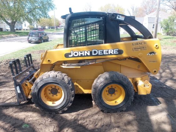 2002 John Deere 260 - Image 2