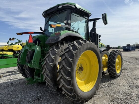 2023 John Deere 8R 370 - Image 3