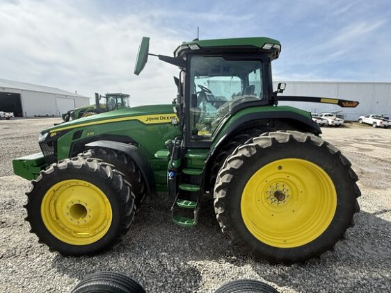 2023 John Deere 8R 370 - Image 4