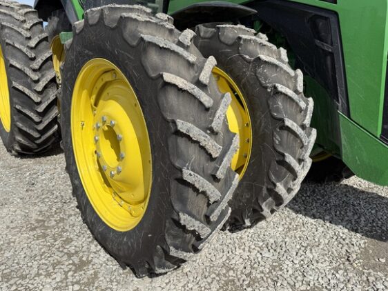 2023 John Deere 8R 370 - Image 13