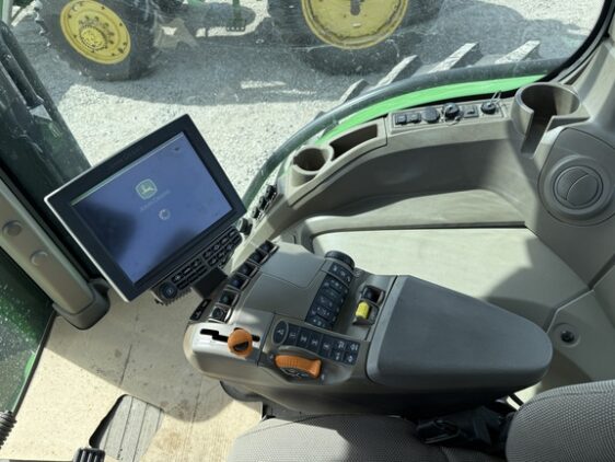 2023 John Deere 8R 370 - Image 28