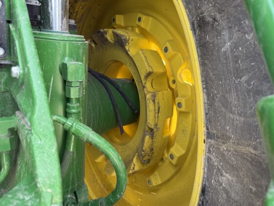 2023 John Deere 8R 370 - Image 19