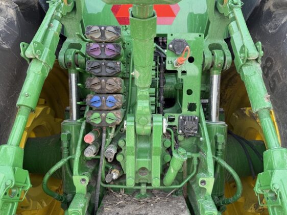 2023 John Deere 8R 370 - Image 15