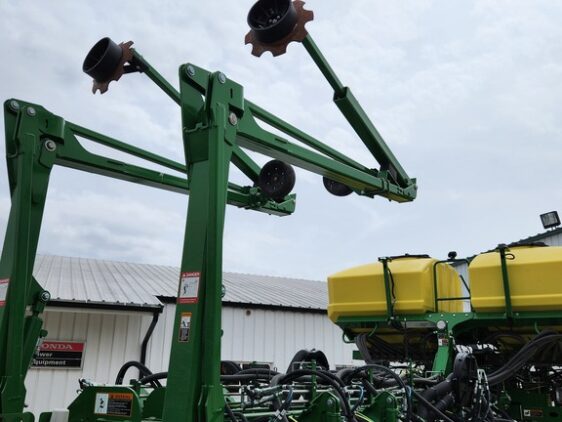2023 John Deere 1775NT - Image 12