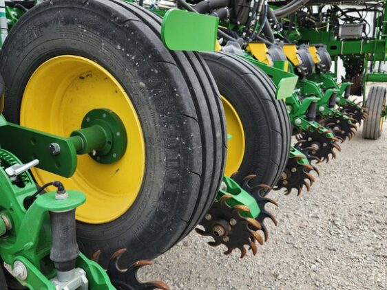 2023 John Deere 1775NT - Image 14