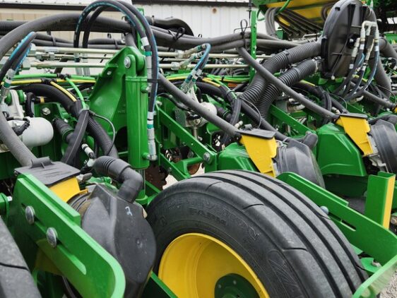 2023 John Deere 1775NT - Image 16